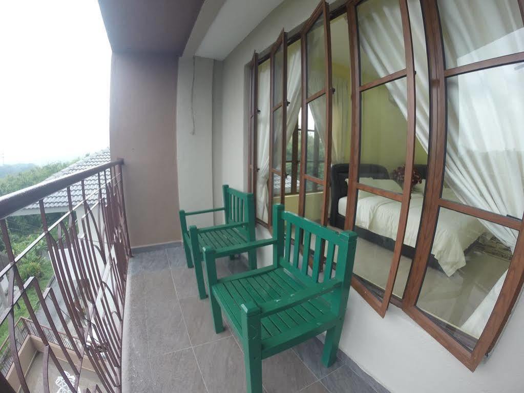 Nur Bougainvillea Villa Kampong Bukit Lanjan Exterior photo